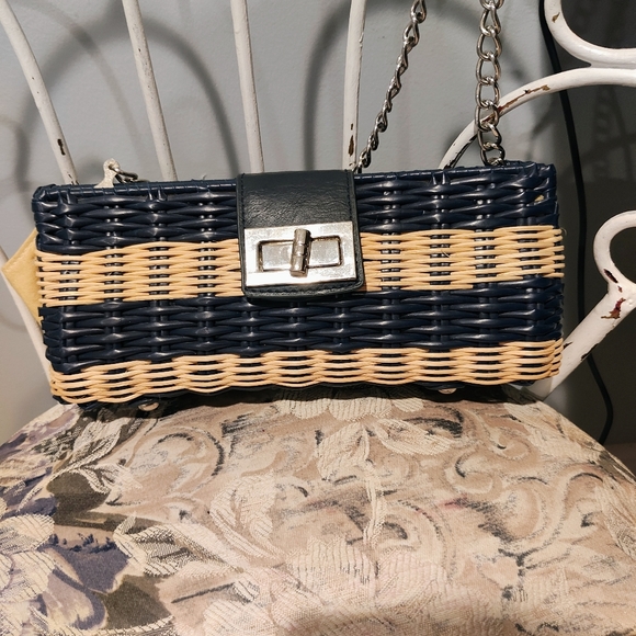 Clutch - Picture 6 of 7